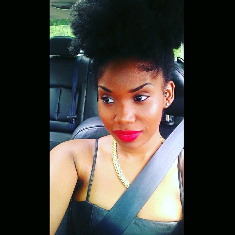 Meet your Posher, Naima